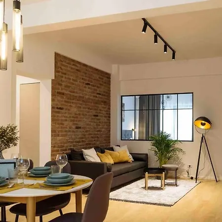 Bright 3Br Flat-Top Location-Green View Balcony Apartment *
