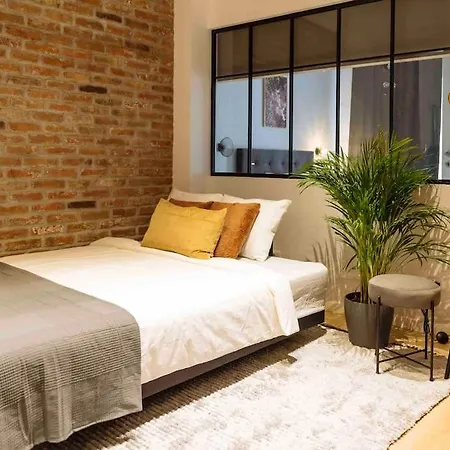 Bright 3Br Flat-Top Location-Green View Balcony Apartment *