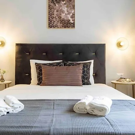 Bright 3Br Flat-Top Location-Green View Balcony *