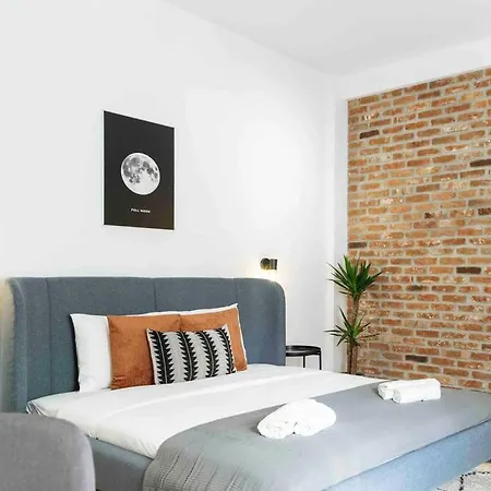 Bright 3Br Flat-Top Location-Green View Balcony *